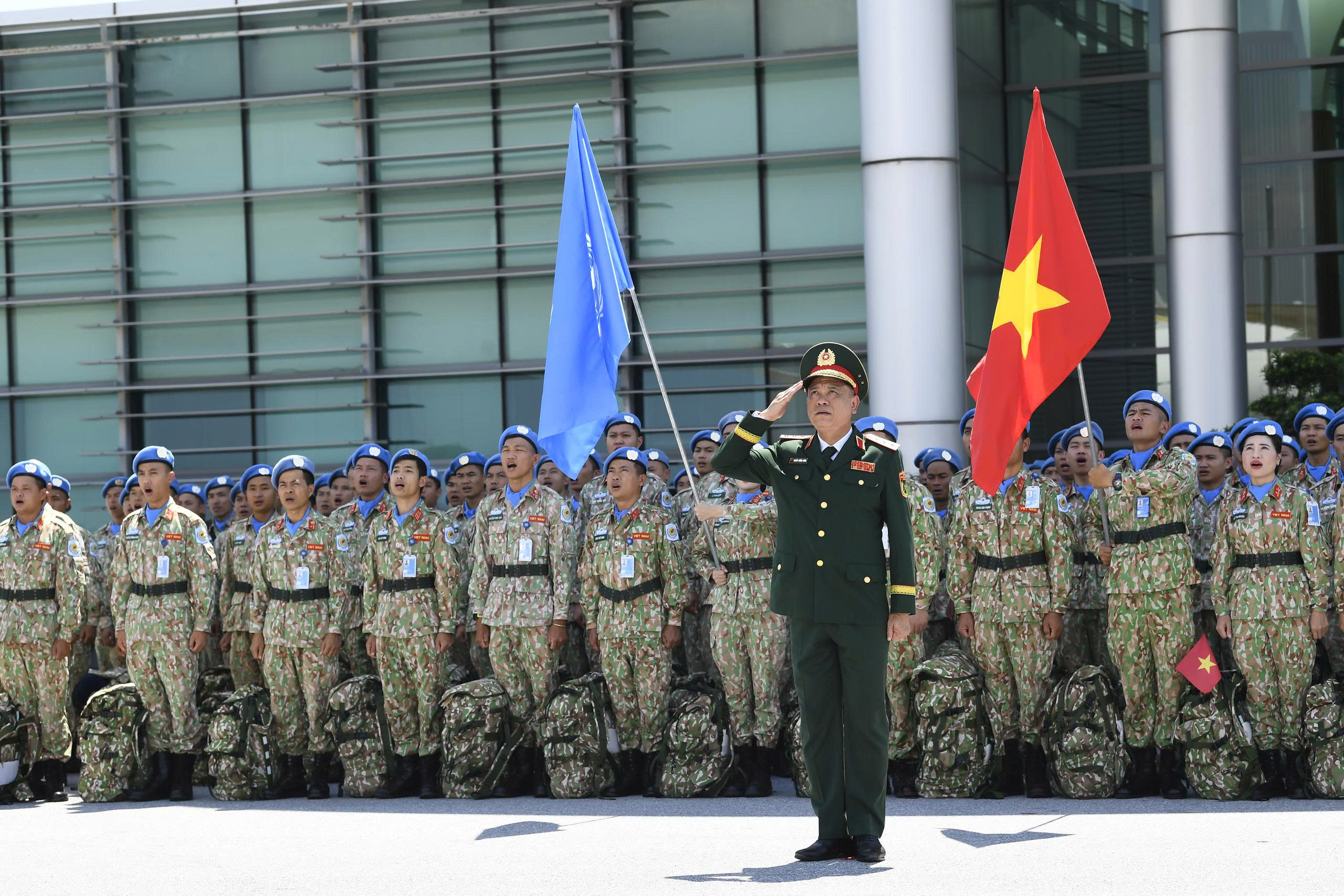 Thượng tướng Nguyễn Trường Thắng, Thứ trưởng Bộ Quốc phòng chủ trì đón Đội Công binh số 4 hoàn thành nhiệm vụ gìn giữ hòa bình Liên hợp quốc tại Phái bộ UNISFA, khu vực Abyei, trở về nước